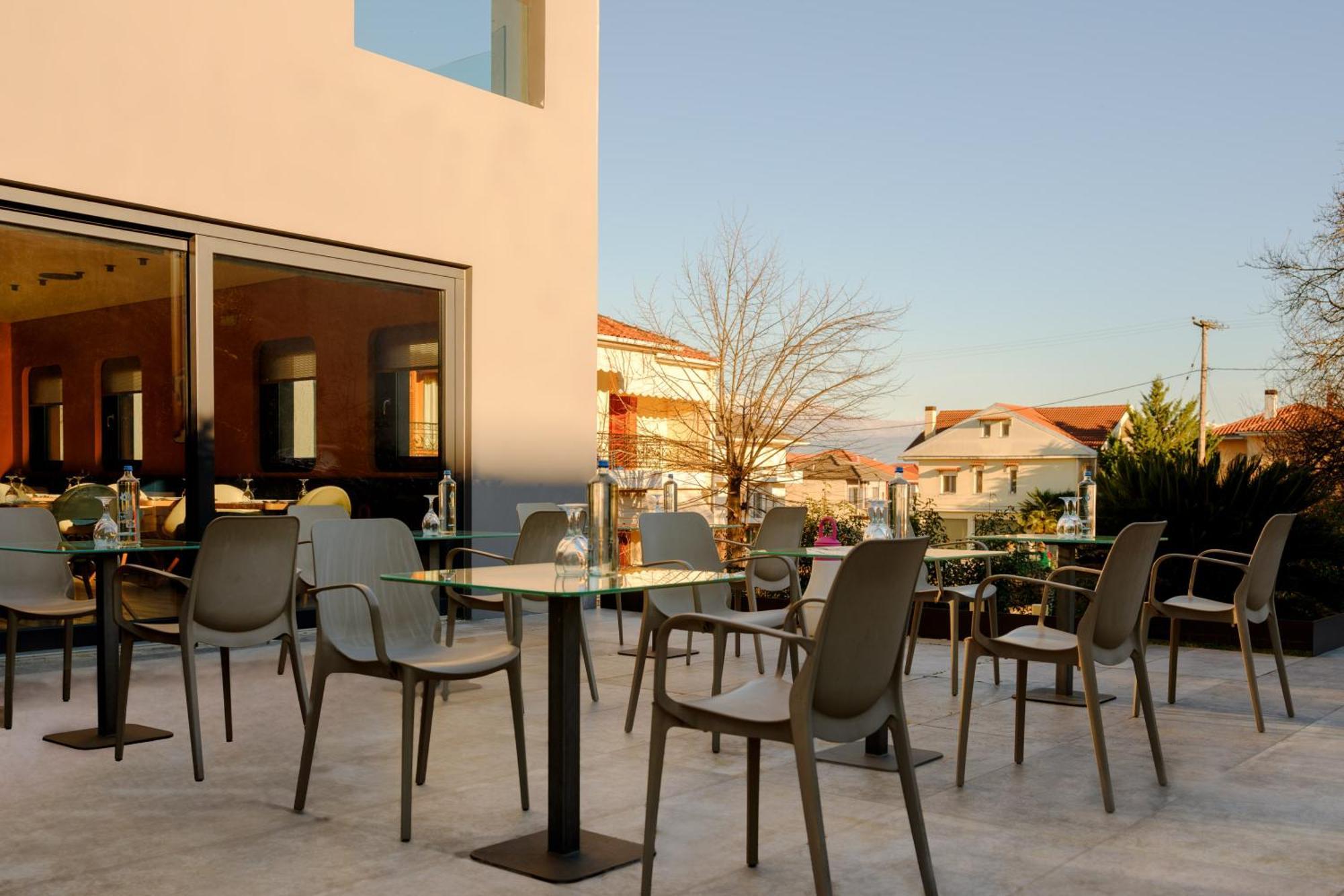 יואנינה Essence Hotel מראה חיצוני תמונה