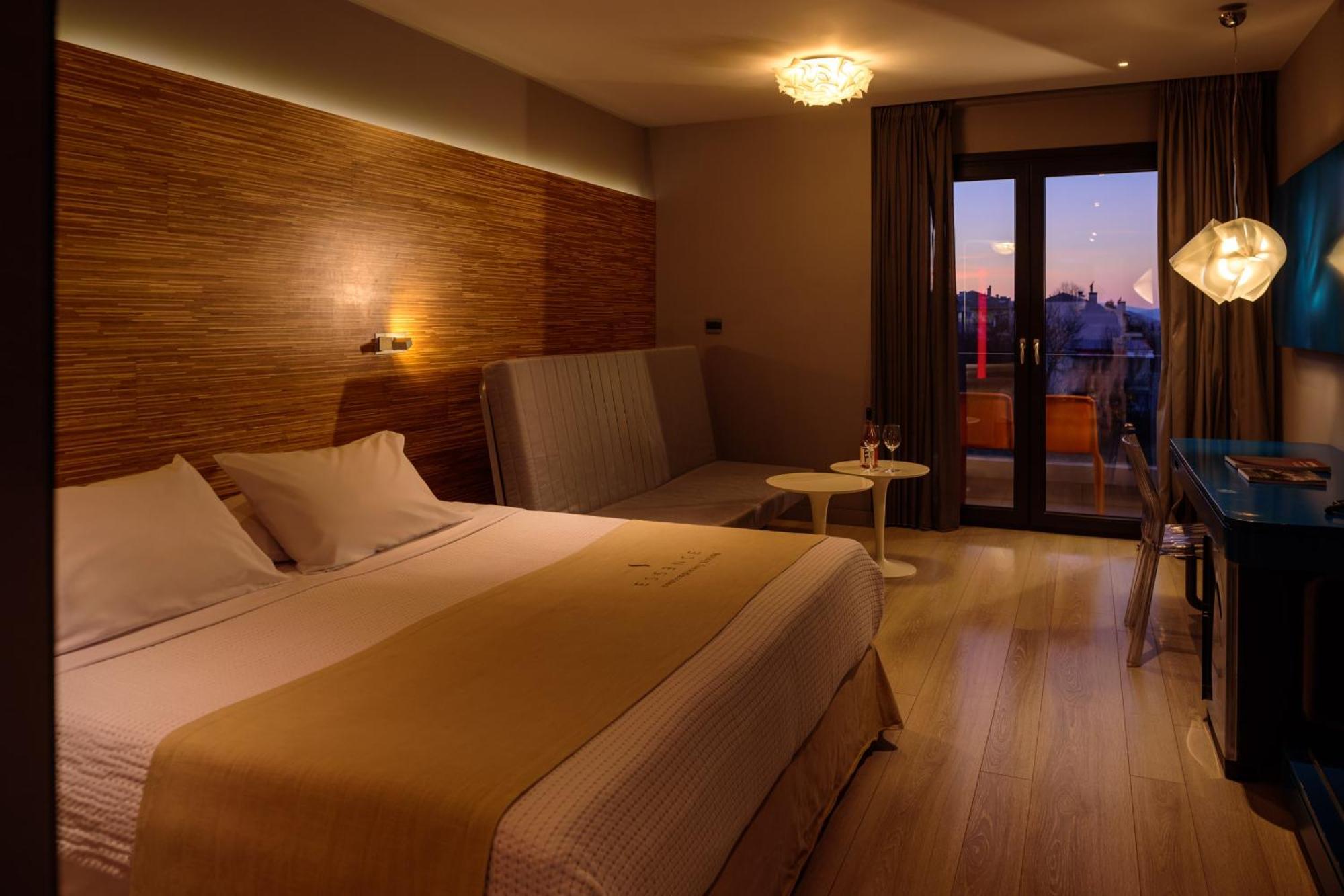 יואנינה Essence Hotel מראה חיצוני תמונה